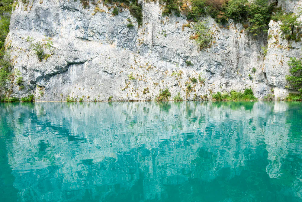 plitvice lakes cliff